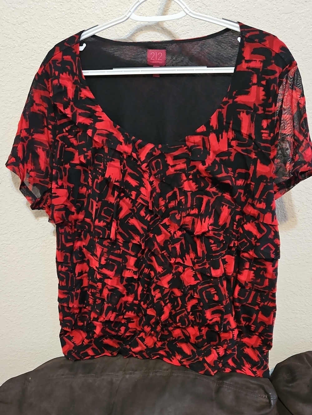 212 Collection Black and Red Abstract Ruffle Short Sleeve Blouse